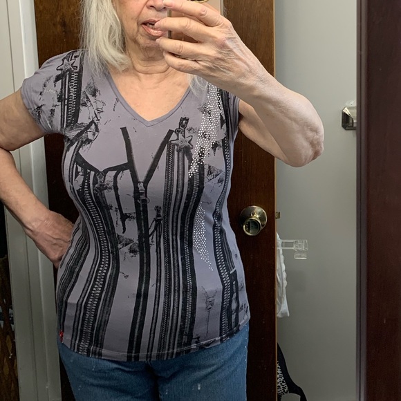 Edc by Esprit V Neck Short Sleeve Graphic T Shirt - Picture 3 of 8